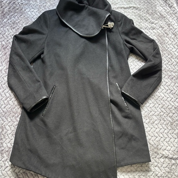 Betsey Johnson Wool blend cape jacket coat size 4 - Picture 2 of 13